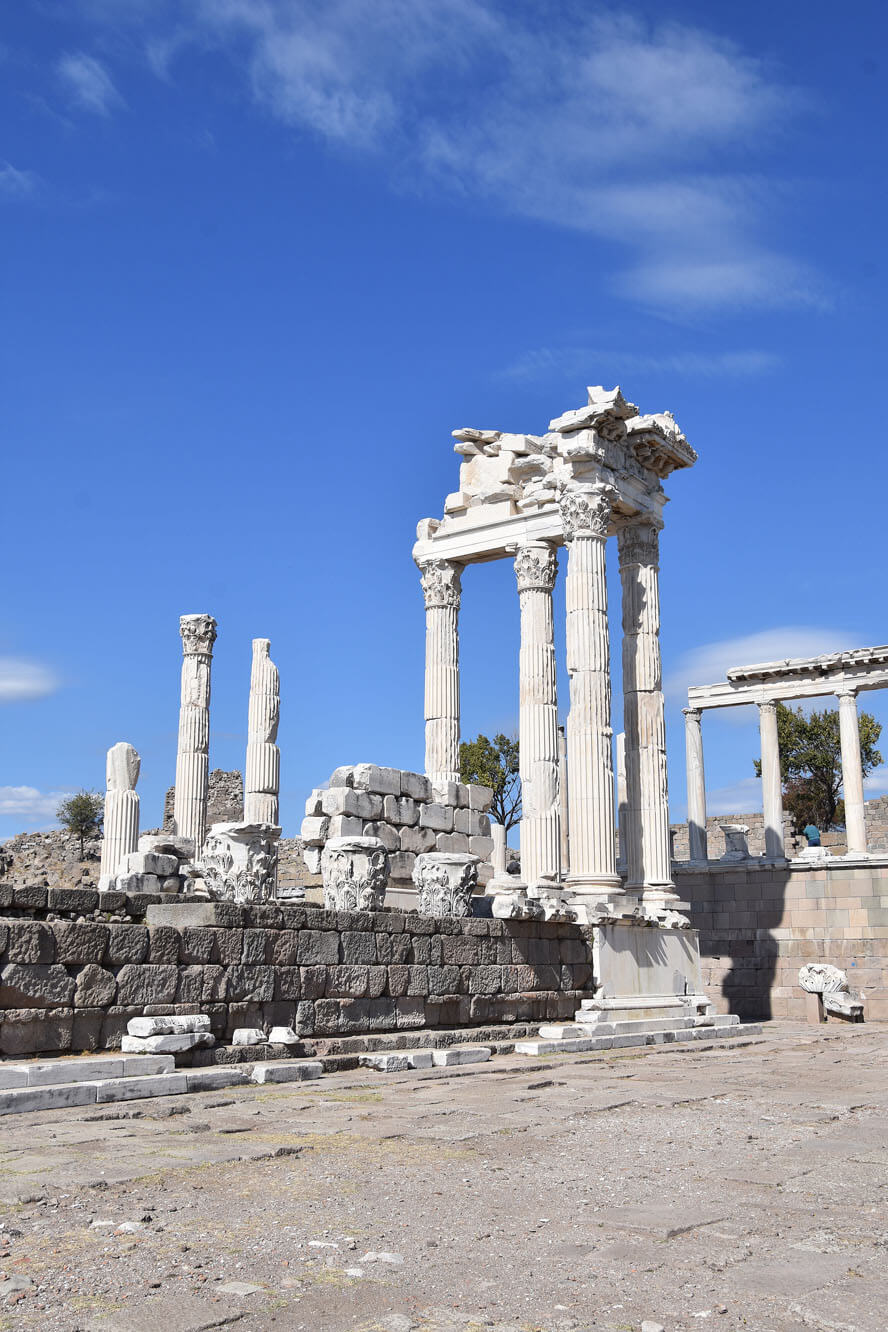 Trajaneum. Pergamon – Visiting Turkey’s Roman Stronghold.