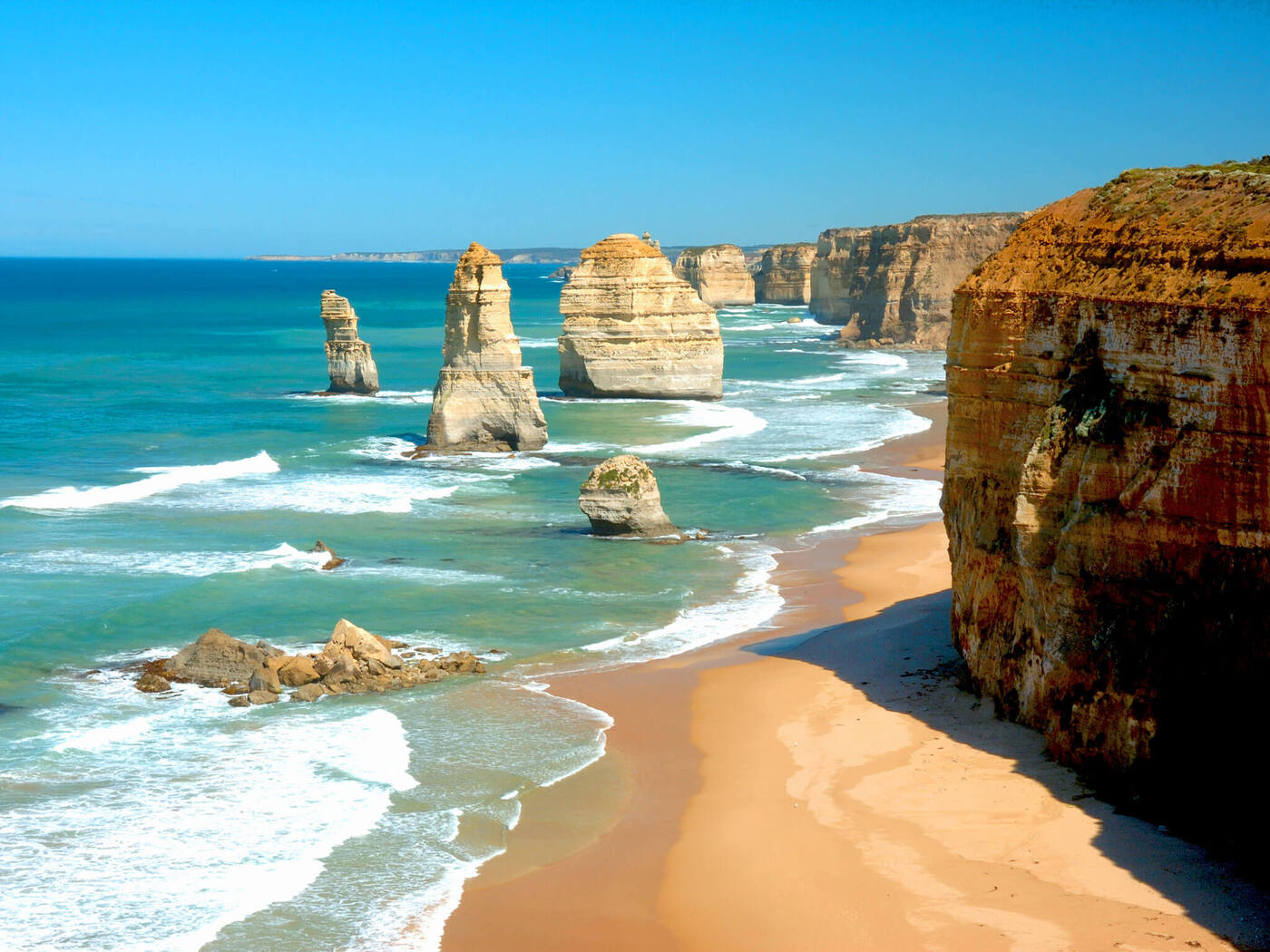 The Apostles on The Great Ocean Road | Location: Melbourne,  Australia