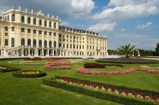 Schonbrunn Palace | Location: Vienna,  Austria