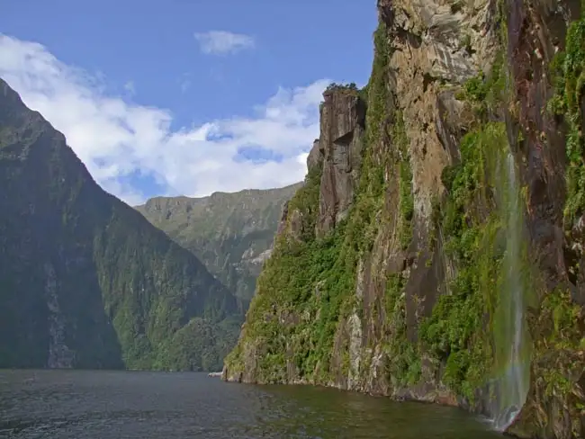 Cruise of the Lake Manapouri | Location: Doubtful Sound,  New Zealand