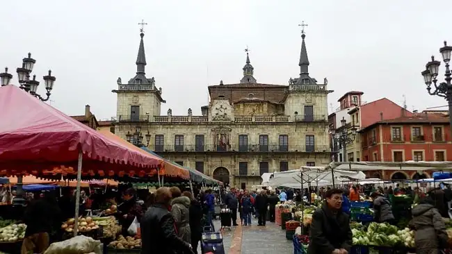 Leon Weekly Market | Location: Leon,  Spain