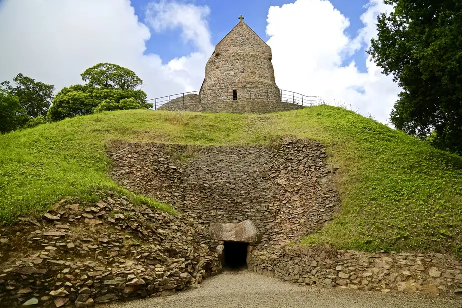 Entrance to La Hougue Bie, a neolithic site on the island of Jersey | Location: Jersey Island,  United Kingdom